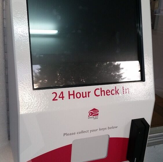 Motel24seven And Apartments