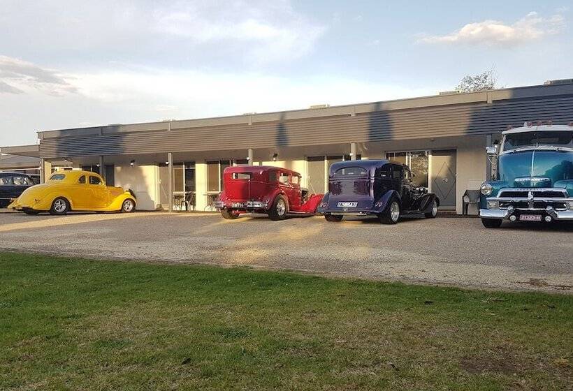 Motel24seven And Apartments