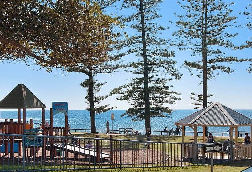 Norfolks On Moffat Beach