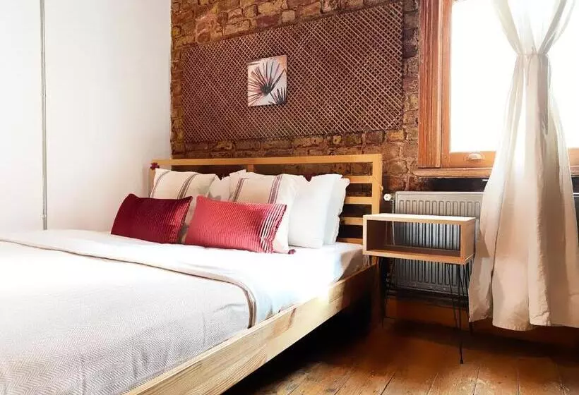Entire Apartment With Amazing Seaview Terrace Near Galata Tower