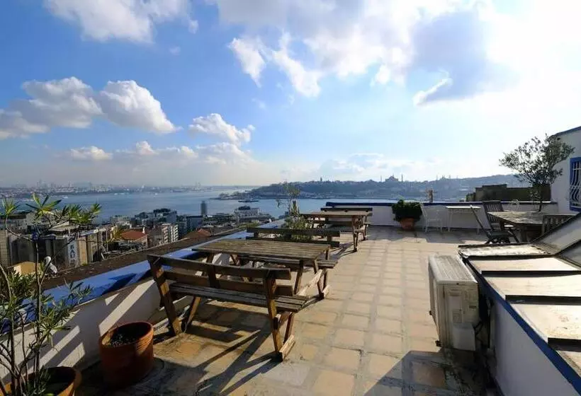 Entire Apartment With Amazing Seaview Terrace Near Galata Tower