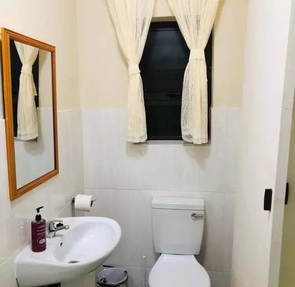 Majatalo Peshline Guest House Unit 3