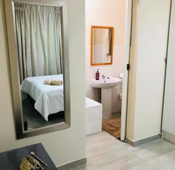 Majatalo Peshline Guest House Unit 3