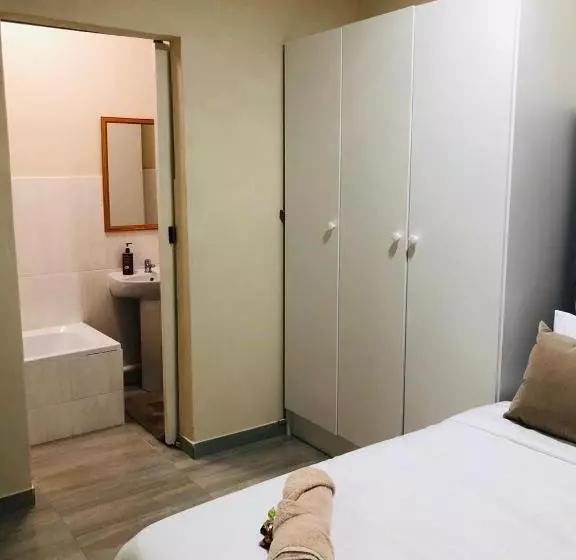 Majatalo Peshline Guest House Unit 3