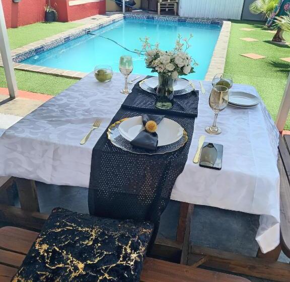 بنسيون The Irenic Massage Spa And Bnb