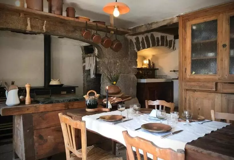 Aamiaismajoitus (B&B) Chambres Et Tables D Hôtes   Les Ateliers De Pontajou   Pèlerin Navette Gratuite à Saugues