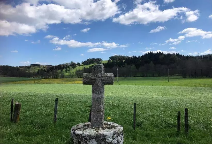 Aamiaismajoitus (B&B) Chambres Et Tables D Hôtes   Les Ateliers De Pontajou   Pèlerin Navette Gratuite à Saugues