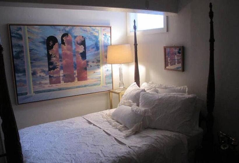 فندق Burns Square