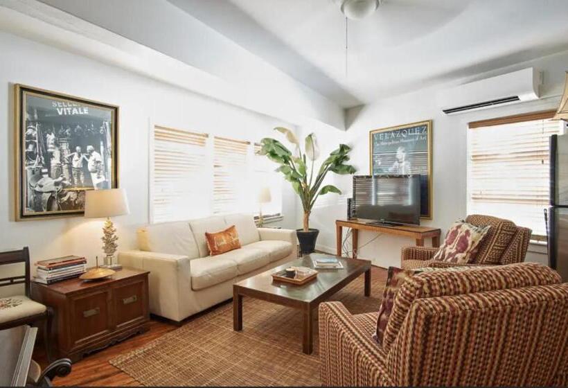 فندق Burns Square