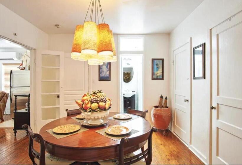 فندق Burns Square