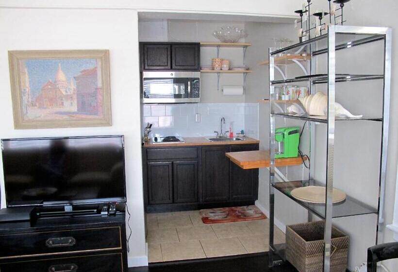 فندق Burns Square