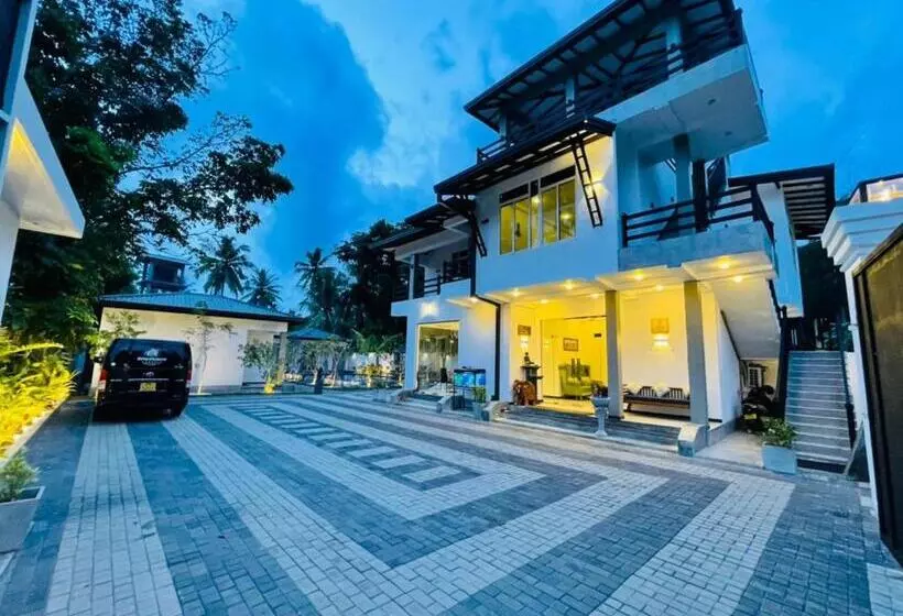هتل Downsouth Cabanas