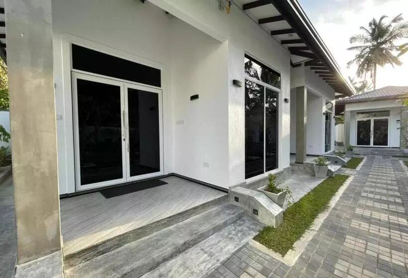 هتل Downsouth Cabanas
