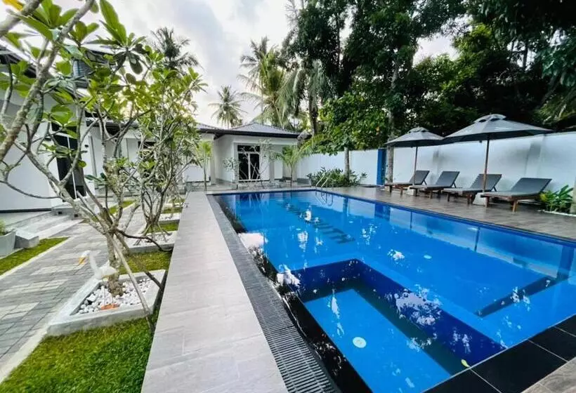 هتل Downsouth Cabanas