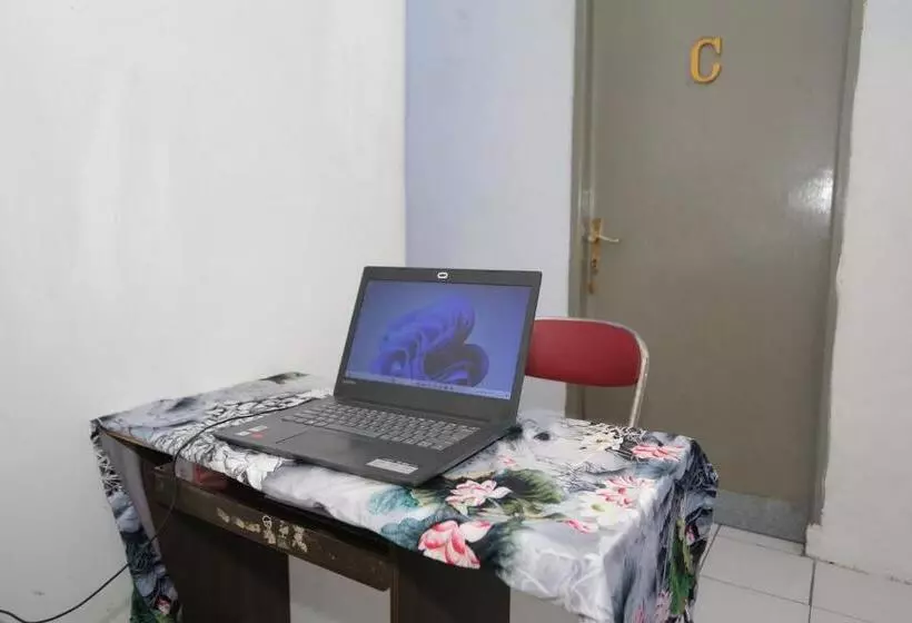 Hotelli Oyo 93836 Budi Residence 1