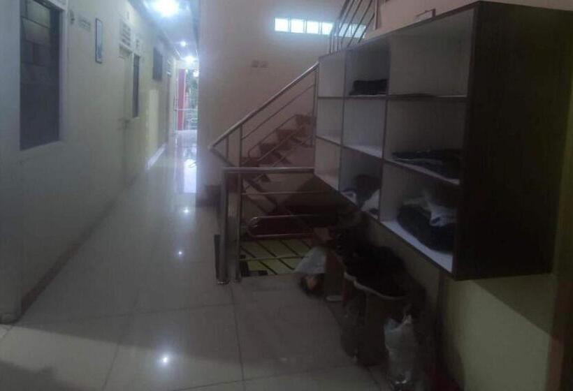 Szálloda Oyo 93836 Budi Residence 1