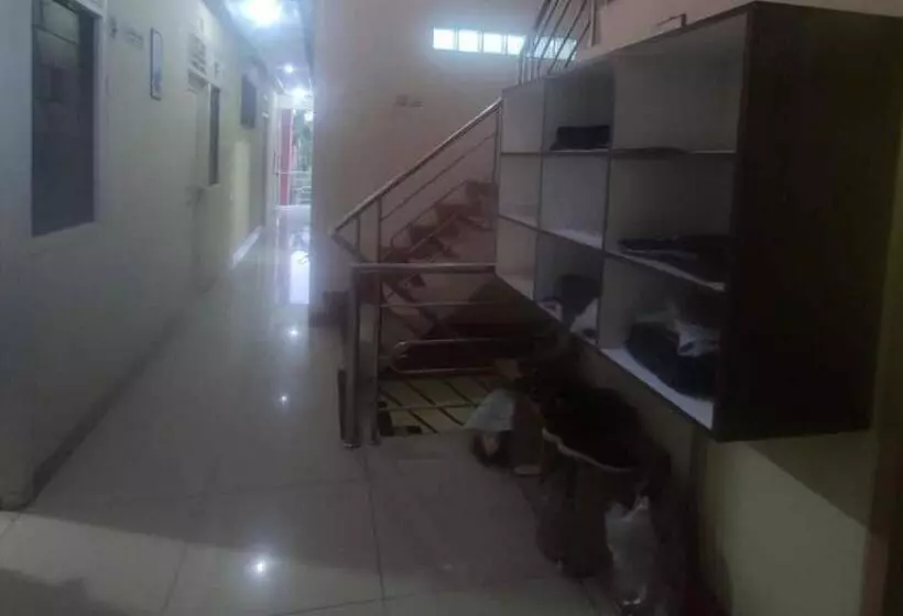 Hotelli Oyo 93836 Budi Residence 1