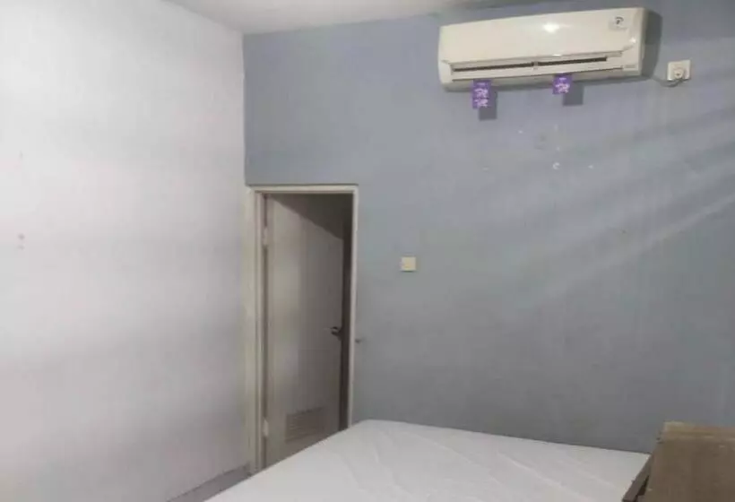 Hotelli Oyo 93836 Budi Residence 1