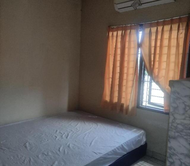 Szálloda Oyo 93836 Budi Residence 1