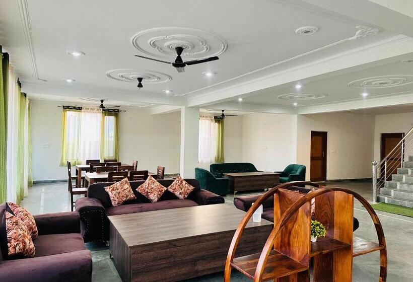 Hotel Prafull By Peace Lily Group