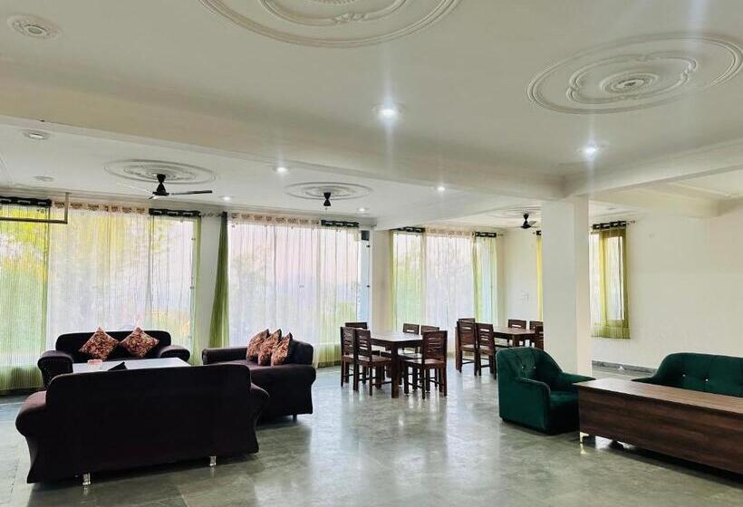 Hotel Prafull By Peace Lily Group