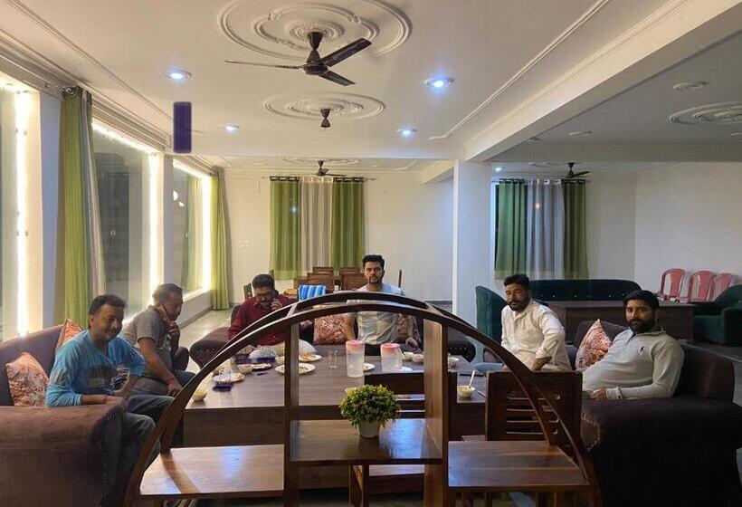 Hotel Prafull By Peace Lily Group