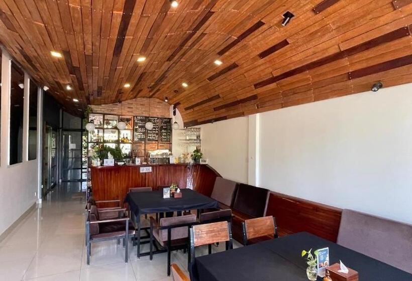 בית מלון כפרי Rocky Cafe & Mini Apartment