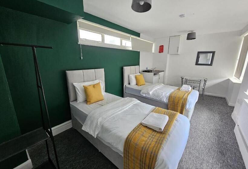 Pansiyon Livestay Affordable En Suite Studio Rooms In London, N14