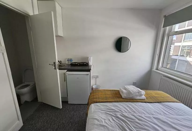 ペンション Livestay Affordable En Suite Studio Rooms In London, N14