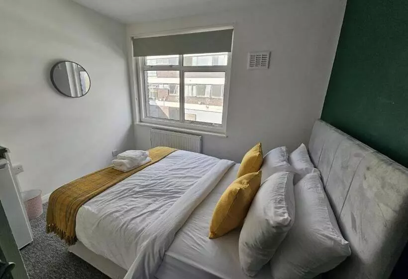 ペンション Livestay Affordable En Suite Studio Rooms In London, N14