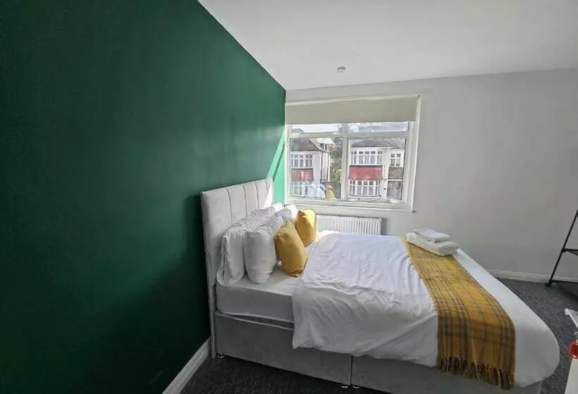 ペンション Livestay Affordable En Suite Studio Rooms In London, N14