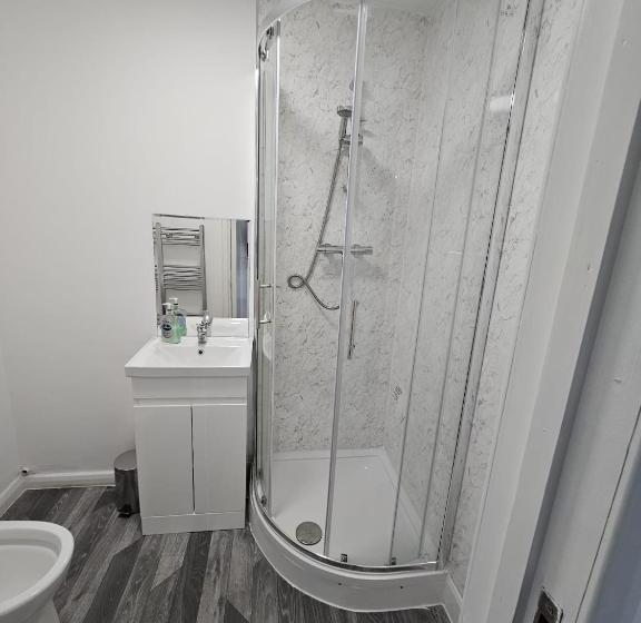 Pansiyon Livestay Affordable En Suite Studio Rooms In London, N14