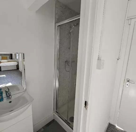 ペンション Livestay Affordable En Suite Studio Rooms In London, N14