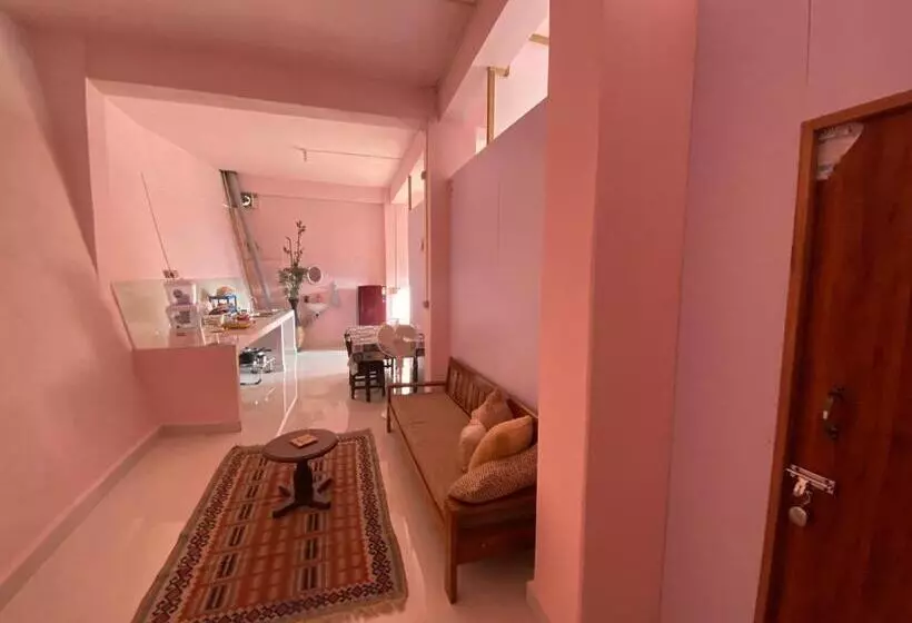 پانسیون Aizawl Homestay