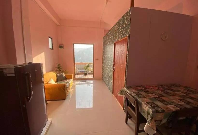 پانسیون Aizawl Homestay