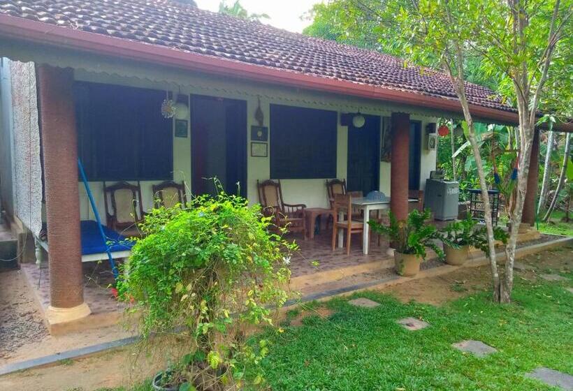 پانسیون Aknara River Rest