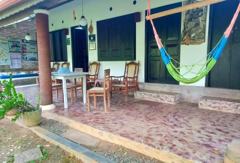 پانسیون Aknara River Rest