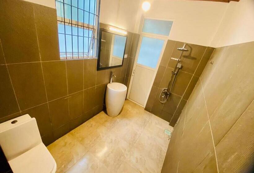 Pension (Hôtel basse catégorie) The Shade Brothers