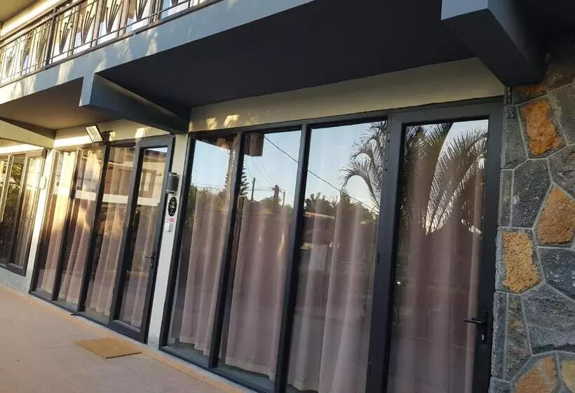 تختخواب و صبحانه Villas Rocher   Standard Suite 3a