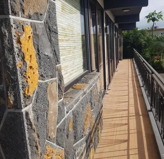 تختخواب و صبحانه Villas Rocher   Standard Suite 3a