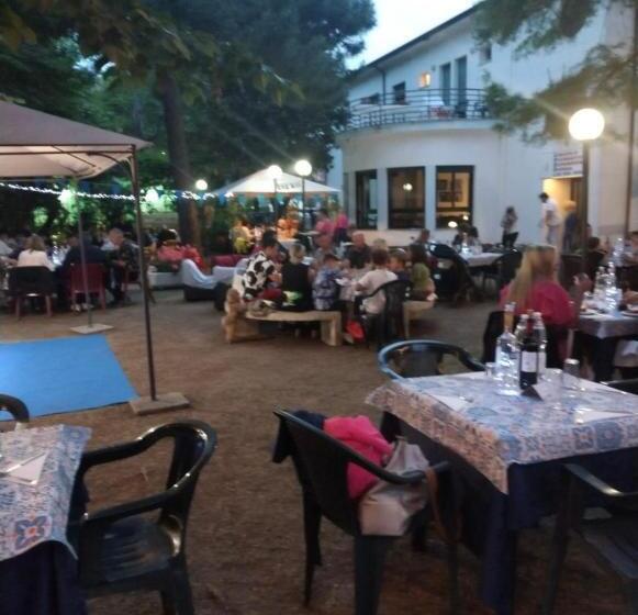 هتل Crdd Le Due Torri Riccione