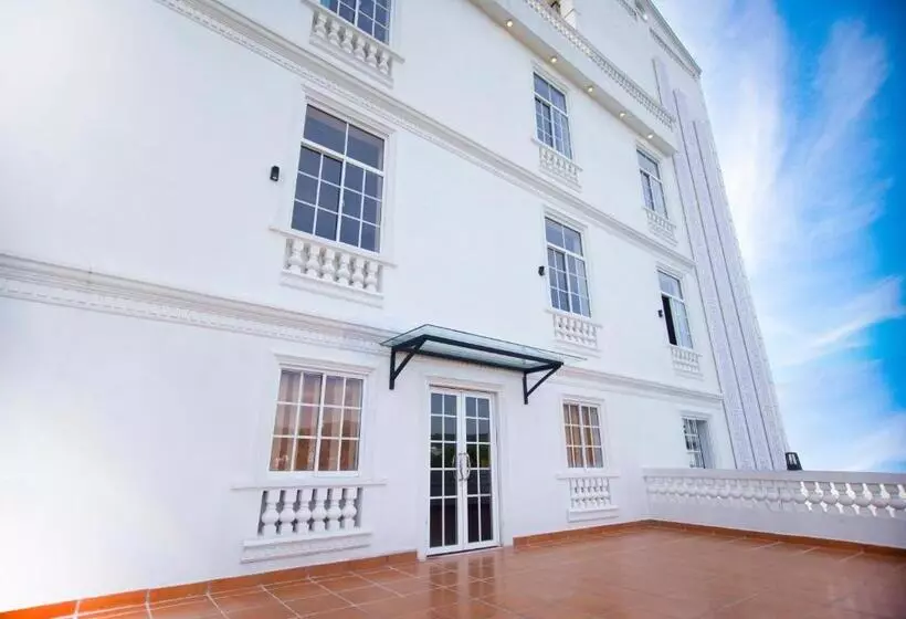 Hotelli Crown Regency  Badulla