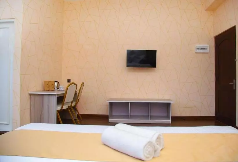 Hotelli Crown Regency  Badulla