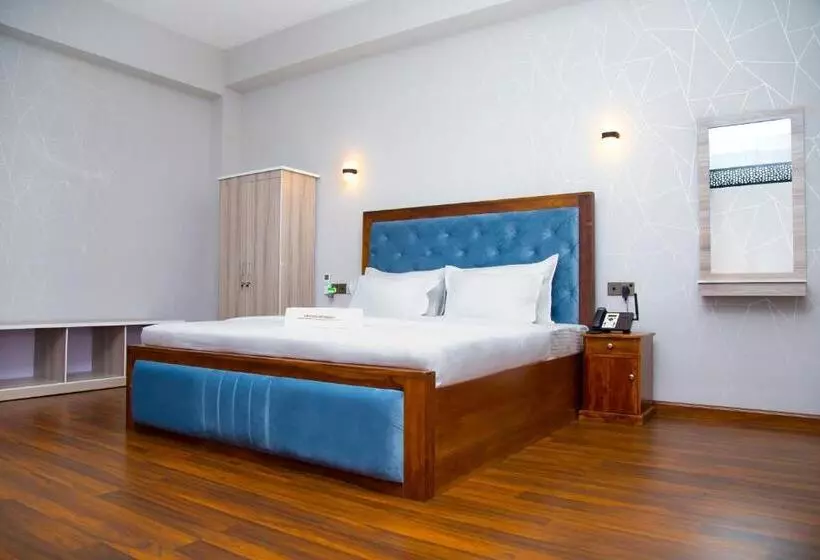 Hotelli Crown Regency  Badulla