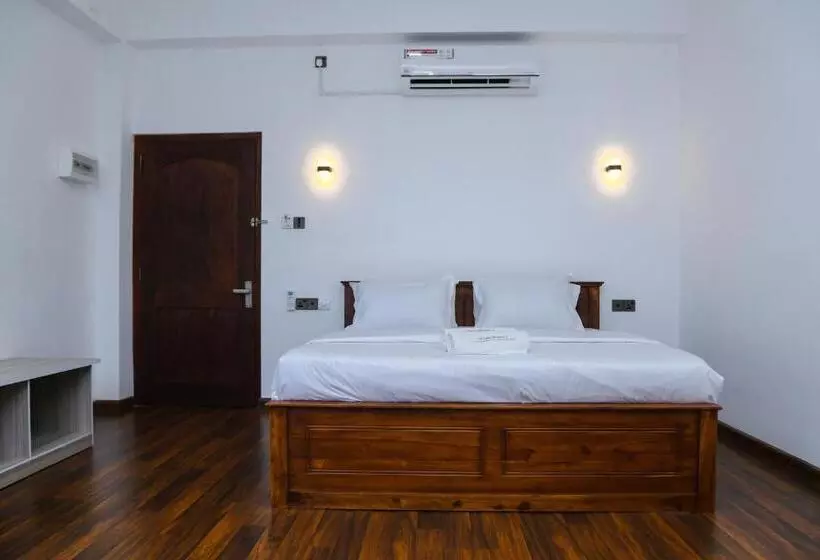 Hotelli Crown Regency  Badulla