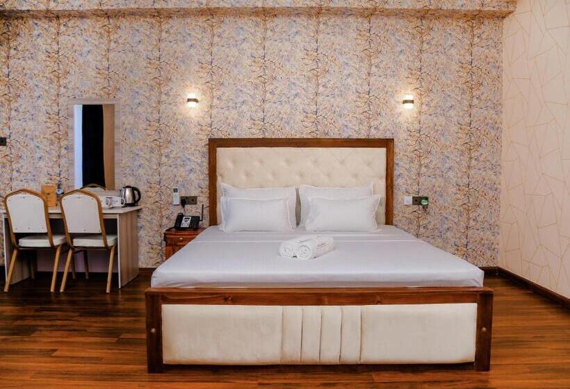 Hotel Crown Regency Badulla