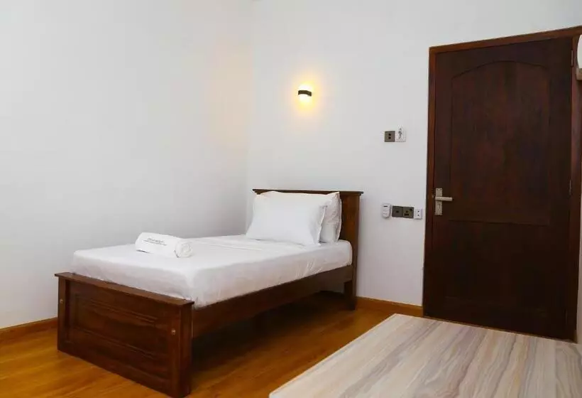 Hotelli Crown Regency  Badulla