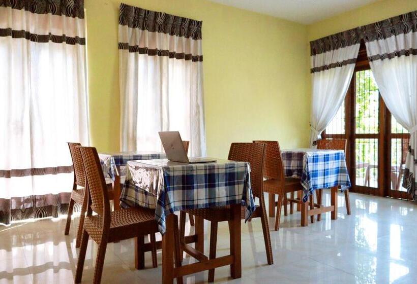 酒店 Kandyfreedominn