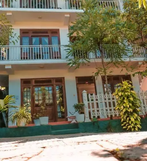 ホテル Kandyfreedominn