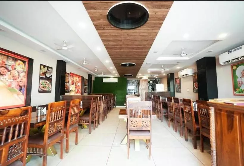 The Royal Galaxy   Hotel In Fateh Sagar Rd